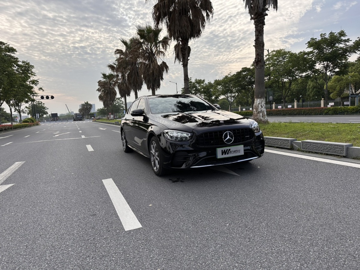 奔驰 奔驰E级  2021款 E 300 L 运动豪华型图片