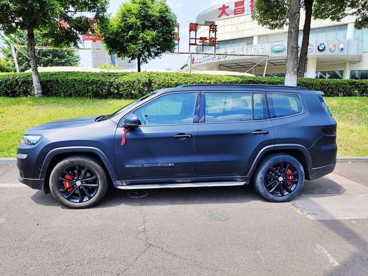 Jeep 大指揮官  2020款 2.0T 兩驅(qū)精英版圖片