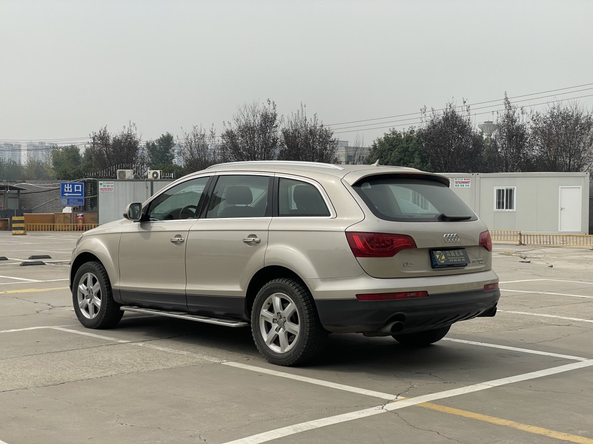 2013年12月奧迪 奧迪Q7  2013款 35 TFSI 進(jìn)取型