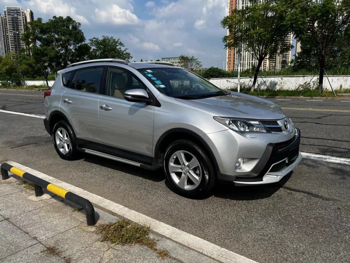 2014年10月豐田 RAV4  2016款 榮放 2.5L精英版