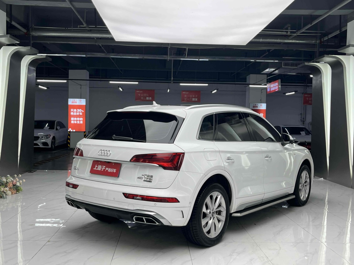 奧迪 奧迪Q5L  2022款 改款 40T 豪華動(dòng)感型圖片