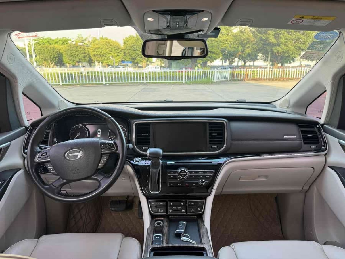 廣汽傳祺 M8  2018款 320T 尊貴版圖片