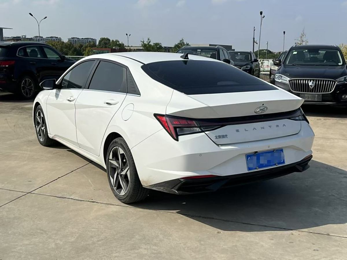 現(xiàn)代 伊蘭特  2021款 1.5L LUX尊貴版圖片