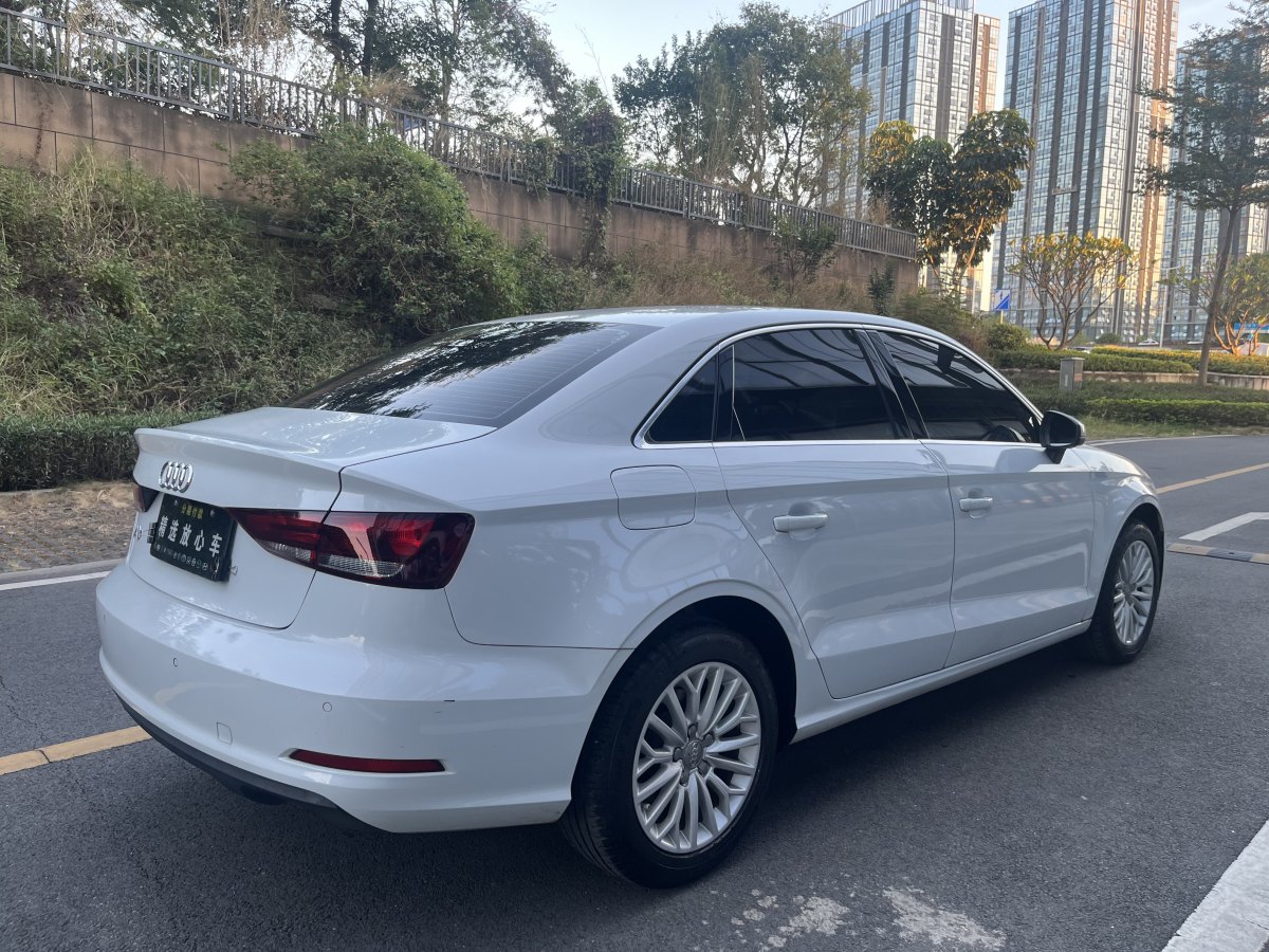 奧迪 奧迪A3  2017款 Limousine 35 TFSI 進(jìn)取型圖片