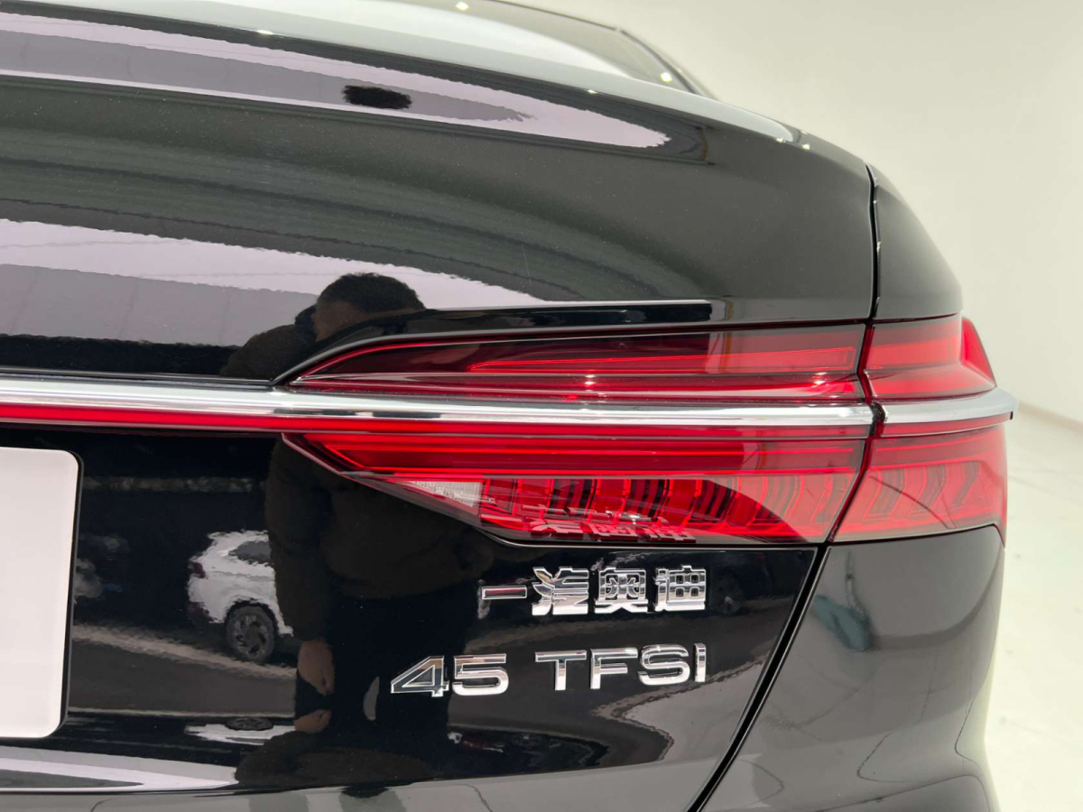 奧迪 奧迪A6L  2023款 45 TFSI 臻選動感型圖片