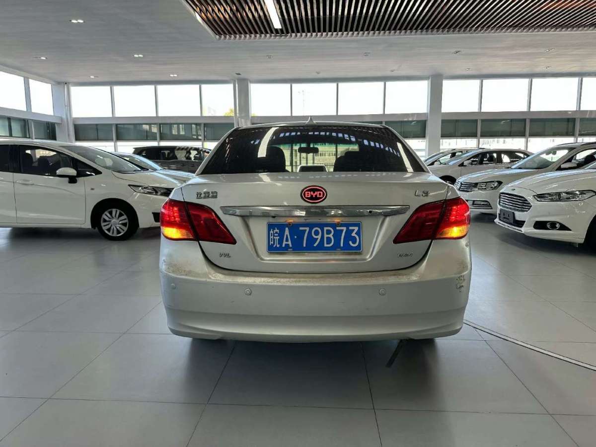 比亞迪 L3  2012款 1.5L 手動尊貴型圖片