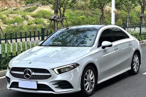 奔馳A級(jí) 奔馳 A 200 L 運(yùn)動(dòng)轎車時(shí)尚型