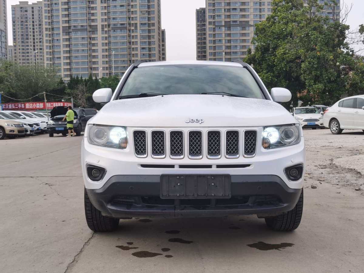 Jeep 指南者  2014款 改款 2.4L 四驅(qū)豪華導航版圖片