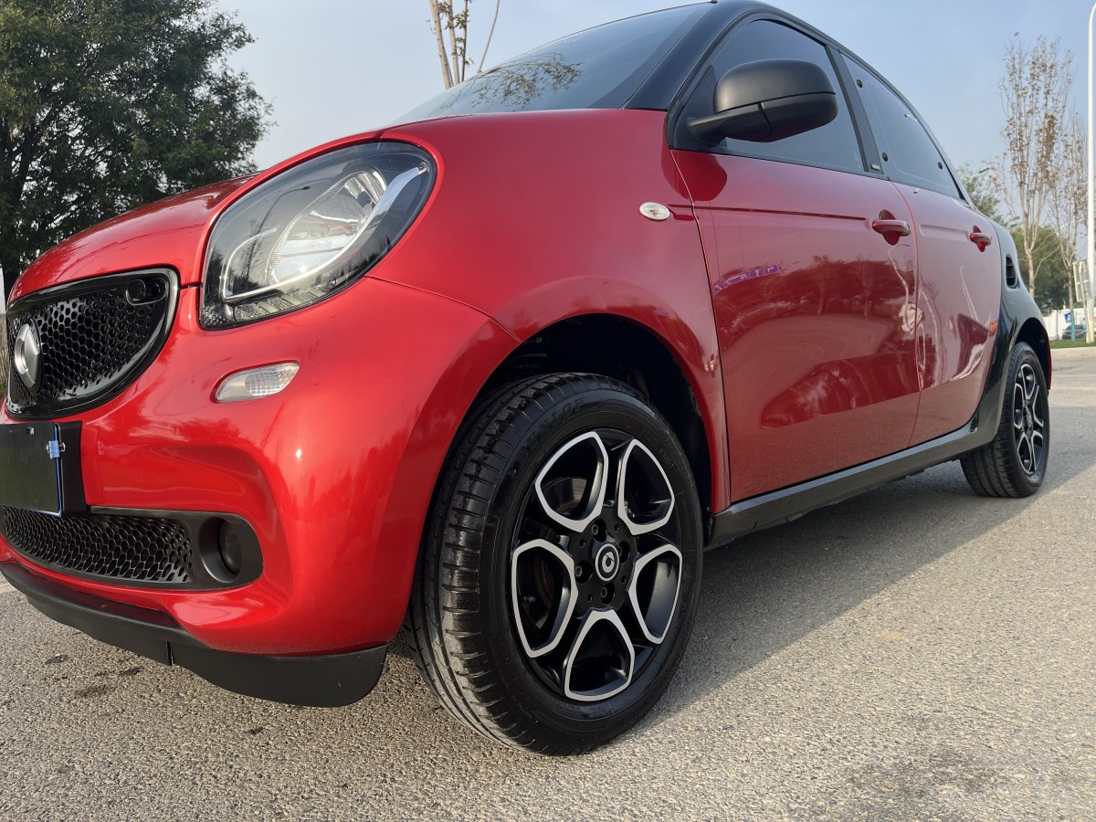 smart forfour  2018款 1.0L 52千瓦激情版圖片