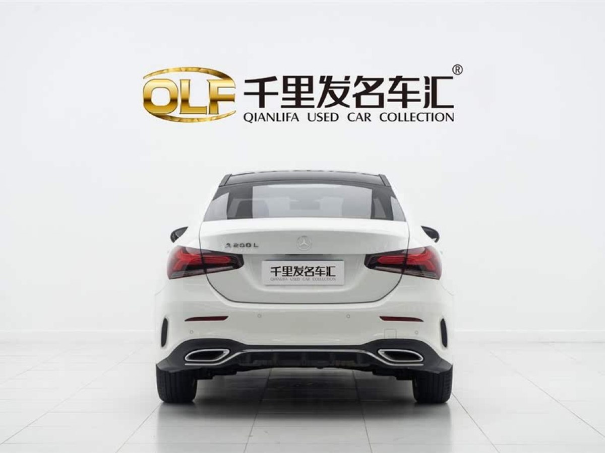 奔馳 奔馳A級(jí)  2021款 A 200 L 運(yùn)動(dòng)轎車時(shí)尚型圖片