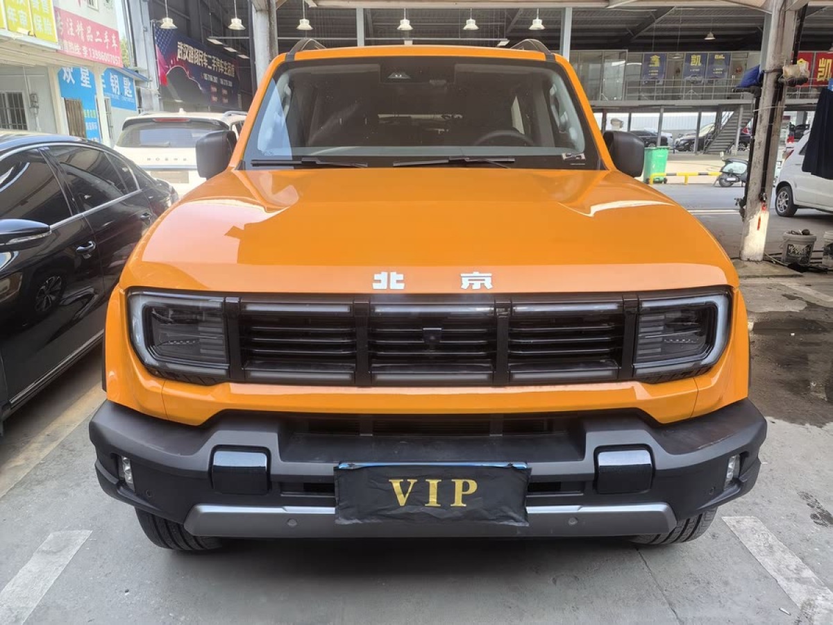 北京 BJ40  2024款 2.0T 城市獵人版 至尊型圖片
