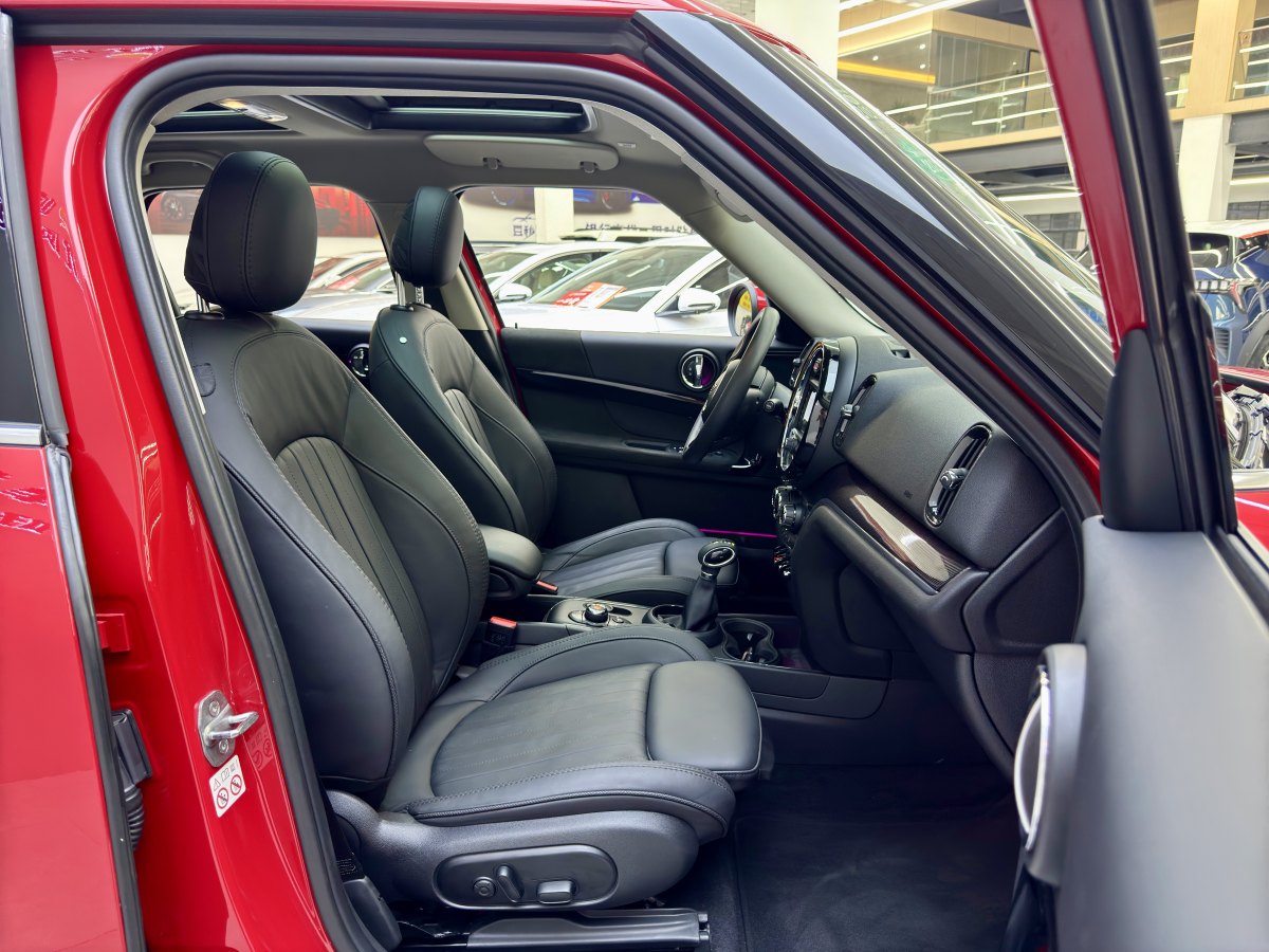 2019年6月MINI COUNTRYMAN  2018款 2.0T COOPER S ALL4 藝術(shù)家