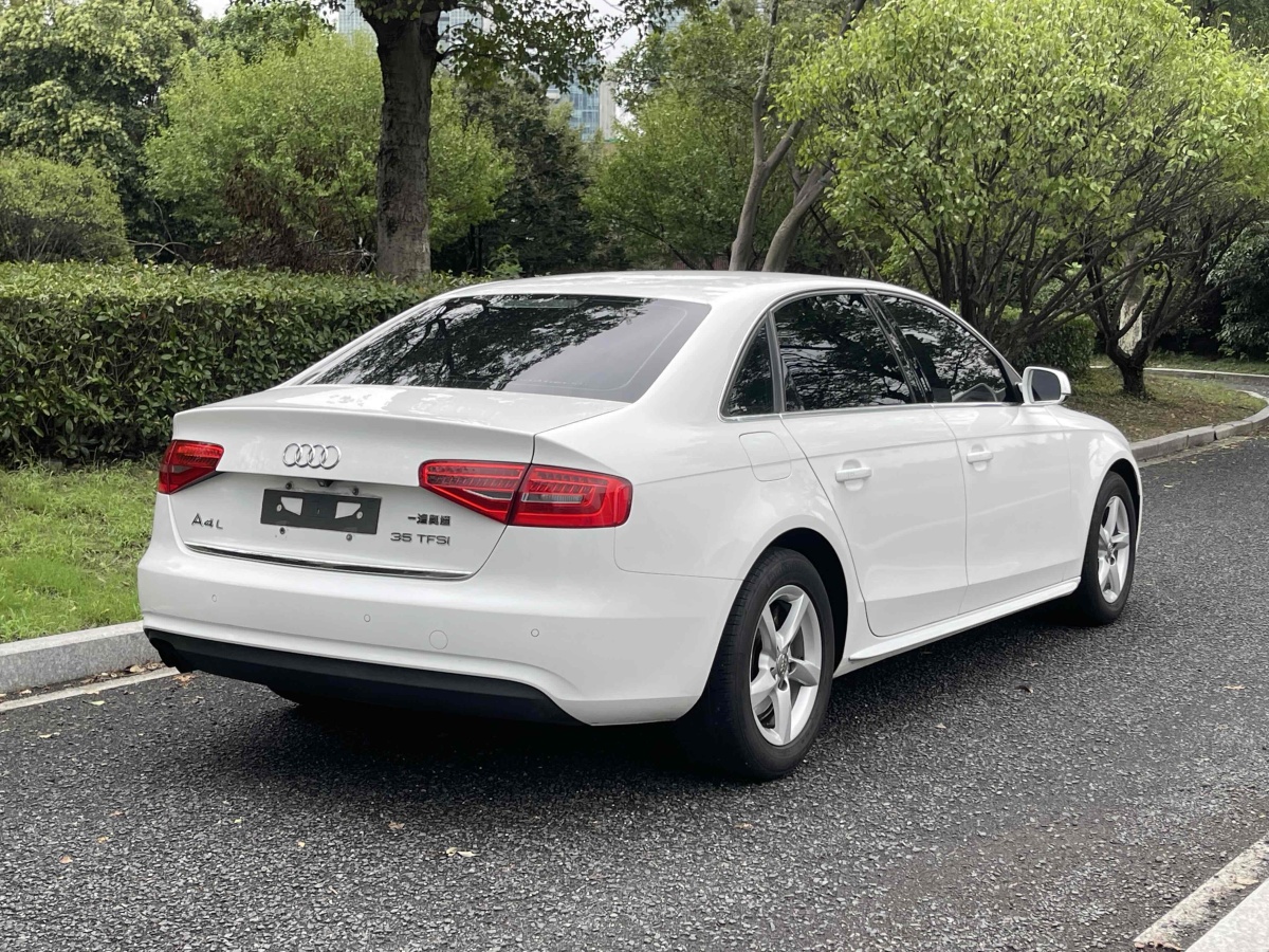 奥迪 奥迪A4L  2013款 35 TFSI 自动标准型图片