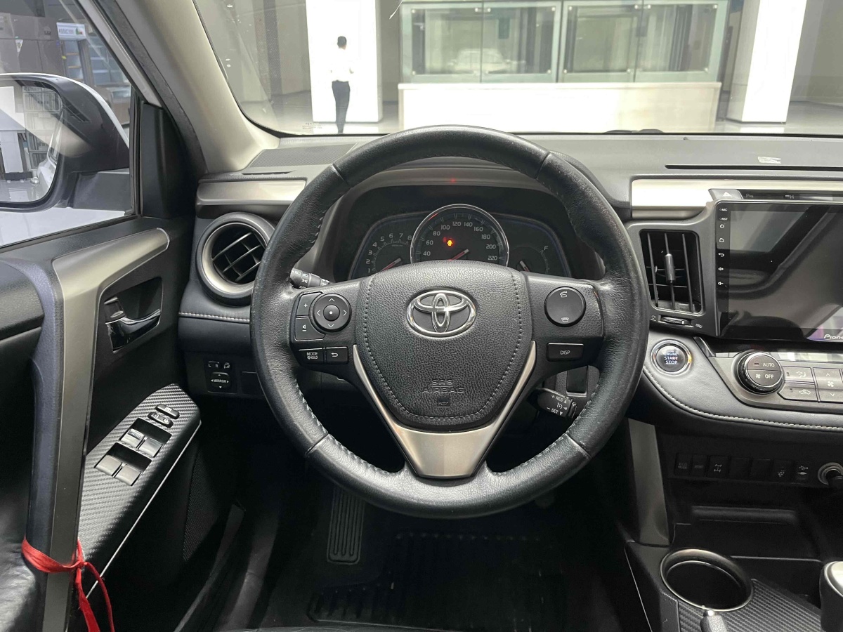 2013年11月豐田 RAV4榮放  2013款 2.5L 自動四驅(qū)豪華版