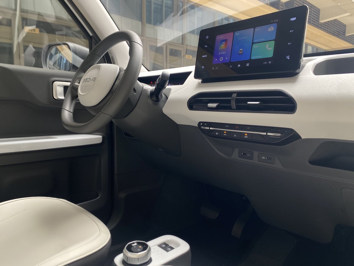 吉利 熊貓mini  2024款 200km 熊貓騎士圖片