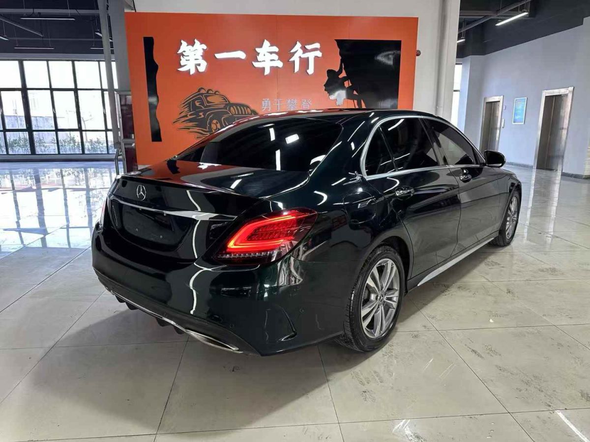 奔馳 奔馳A級  2019款  A 220 L 4MATIC 運動轎車圖片