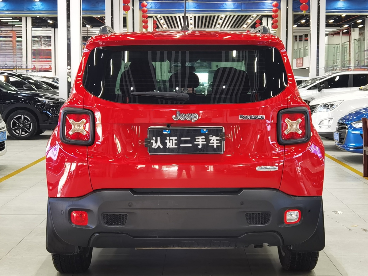 Jeep 自由俠  2018款 互聯(lián)大屏版 180T 自動高能版圖片