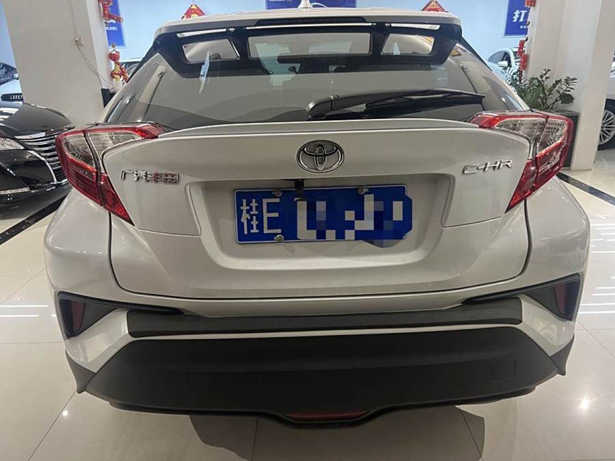 豐田 C-HR  2022款 2.0L 領(lǐng)先版圖片