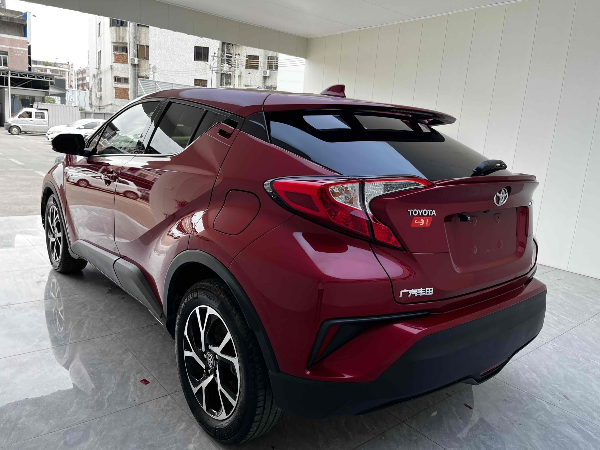 豐田 C-HR  2018款 2.0L 領(lǐng)先版 國(guó)V圖片