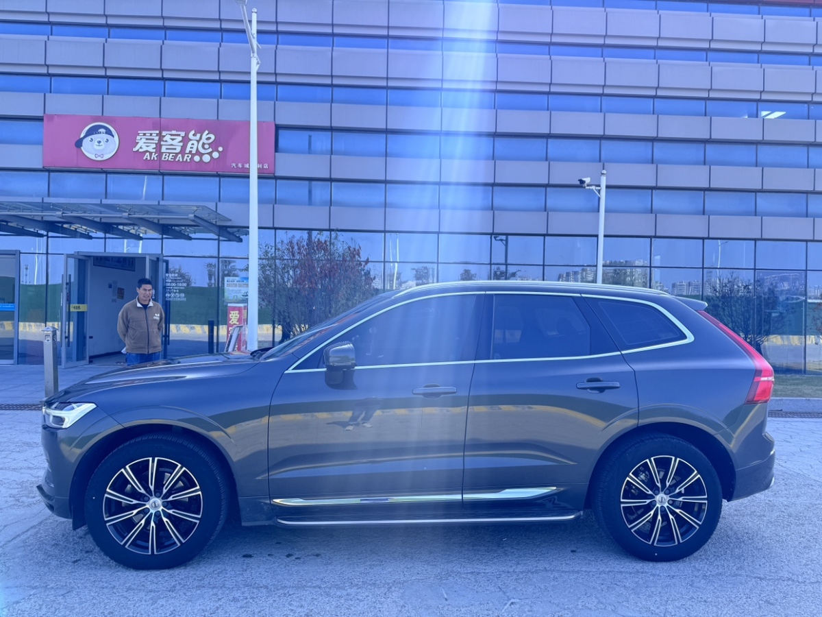 沃爾沃 XC60  2021款 T5 四驅(qū)智遠運動版圖片