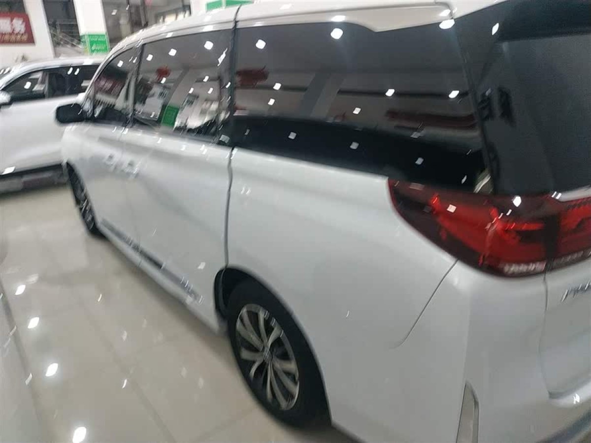 廣汽傳祺 M8  2024款 領(lǐng)秀系列 390T 尊享版圖片