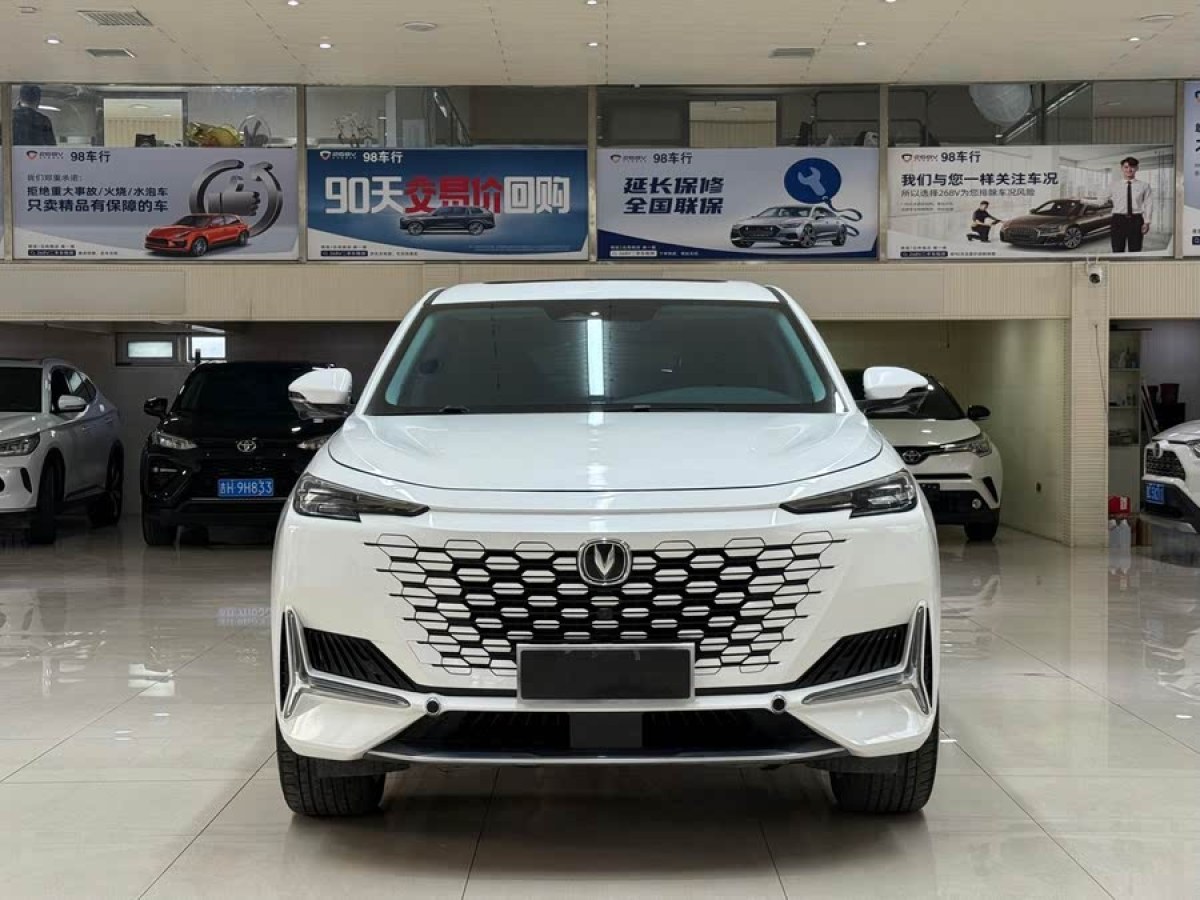 長(zhǎng)安 長(zhǎng)安UNI-K  2021款 2.0T 全輪驅(qū)動(dòng)尊貴型圖片