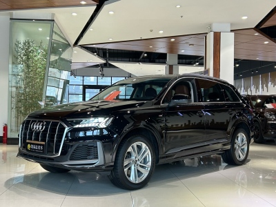 奥迪 奥迪Q7  2021款 55 TFSI quattro S line运动型