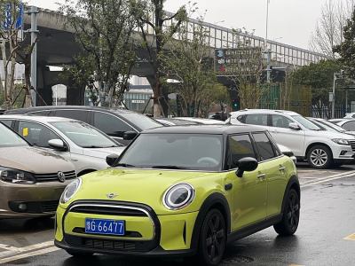 2024年4月 MINI MINI 改款 1.5T COOPER 藝術(shù)家 五門版圖片