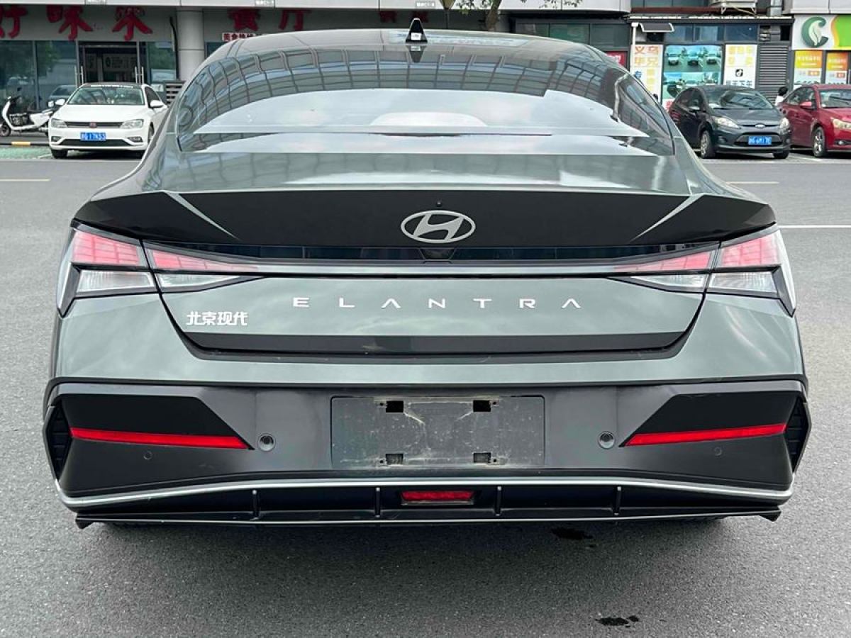 現(xiàn)代 伊蘭特  2023款 1.5L CVT LUX尊貴版圖片