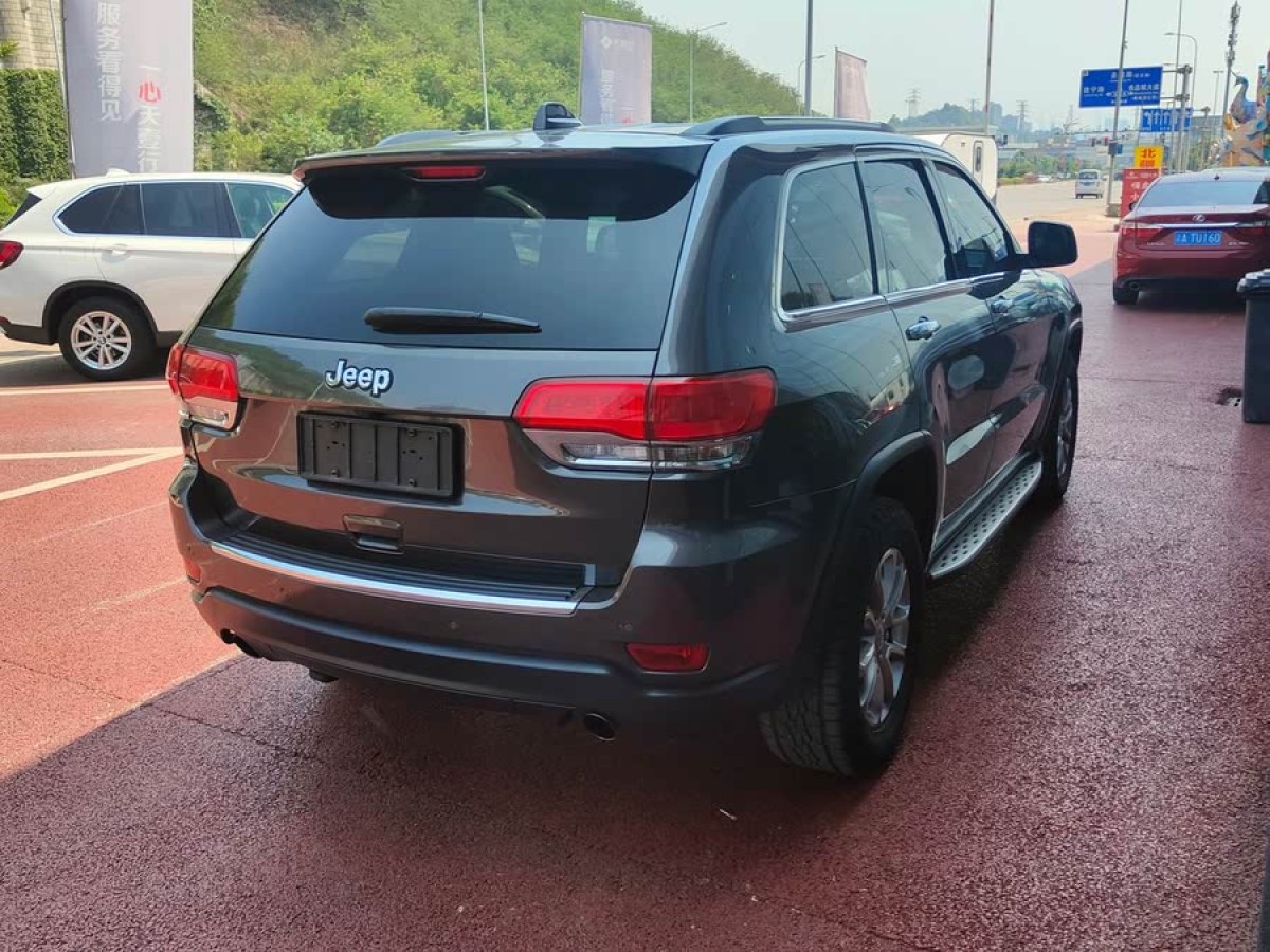 Jeep 大切諾基  2015款 3.0TD 柴油 精英導(dǎo)航版圖片