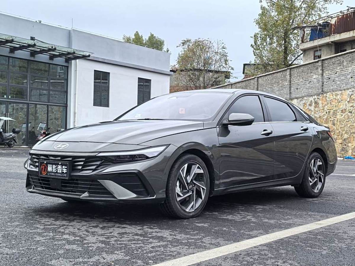 現(xiàn)代 伊蘭特  2023款 1.5L CVT LUX尊貴版圖片