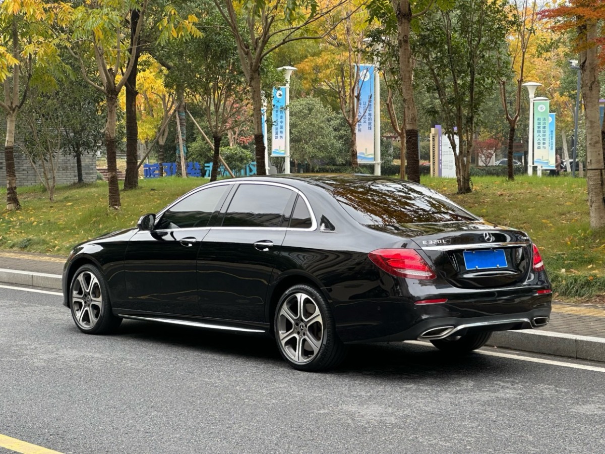 2017年11月奔馳 奔馳E級(jí)  2017款 E 320 L 4MATIC