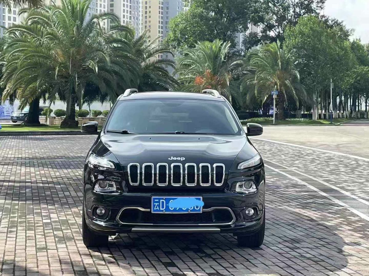 Jeep 自由俠  2018款 互聯(lián)大屏版 180T 自動動能版+圖片