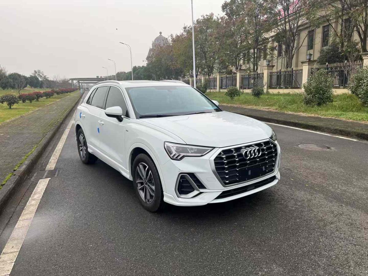 奧迪 奧迪Q3  2023款 35 TFSI 時(shí)尚動(dòng)感型圖片