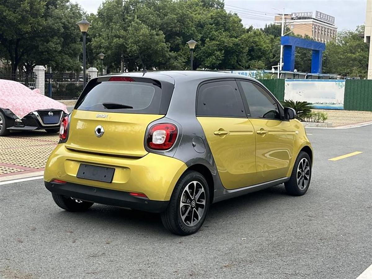 smart forfour  2016款 1.0L 52千瓦激情版圖片