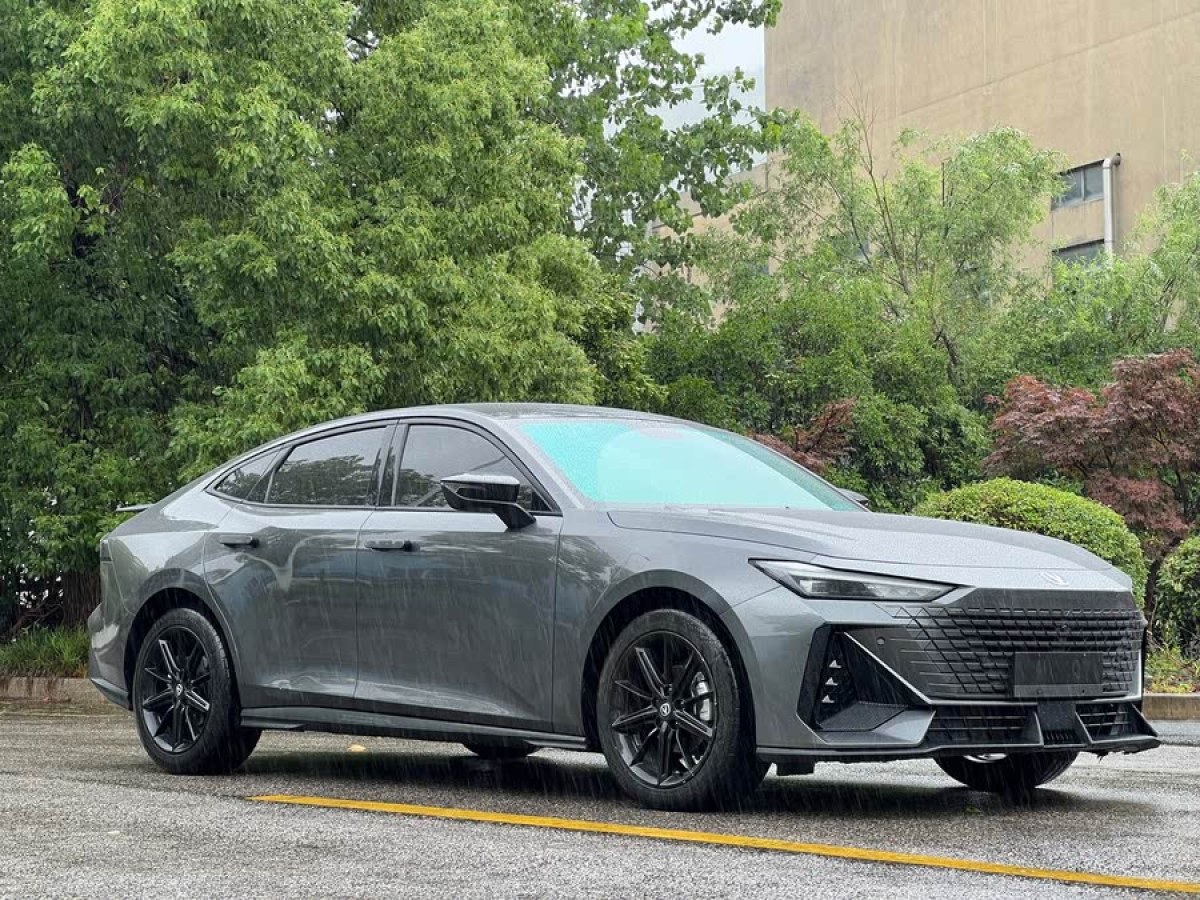 長(zhǎng)安 長(zhǎng)安UNI-V  2022款 1.5T 卓越型圖片