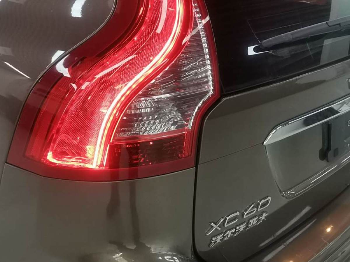 沃爾沃 XC60  2015款 T5 智進(jìn)版圖片