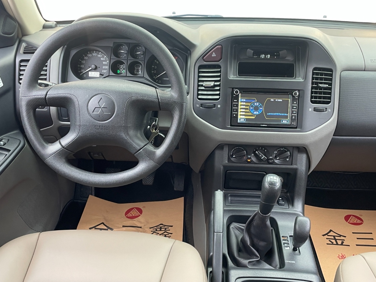 2011年4月三菱 帕杰羅  2011款 V73 3.0L MT GL