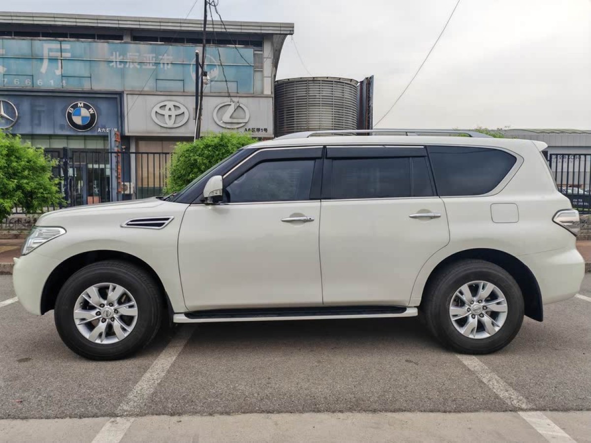日產(chǎn) 途樂  2016款 5.6L 標準型圖片