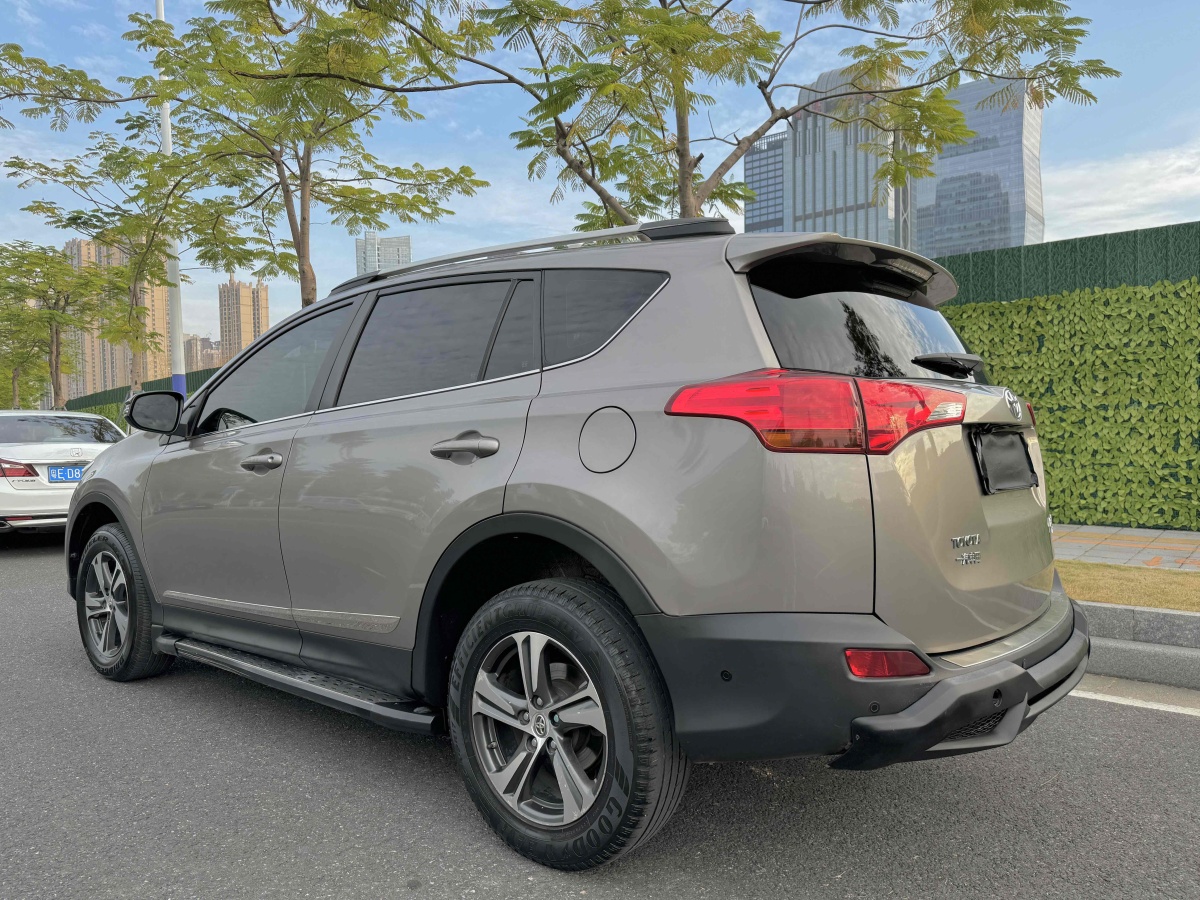 豐田 RAV4  2018款 榮放 2.0L CVT兩驅(qū)風(fēng)尚版圖片