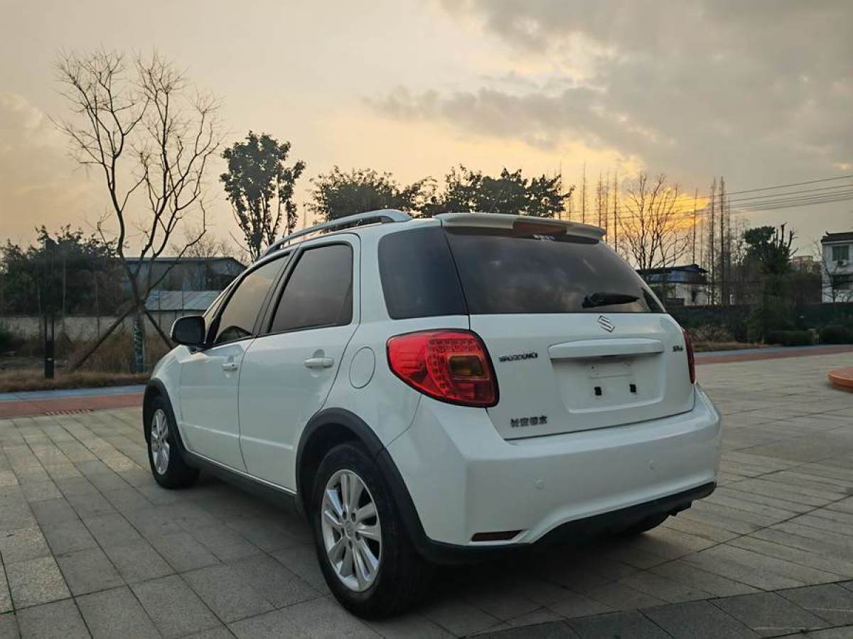 鈴木 天語 SX4  2013款 1.6L 自動酷銳型圖片