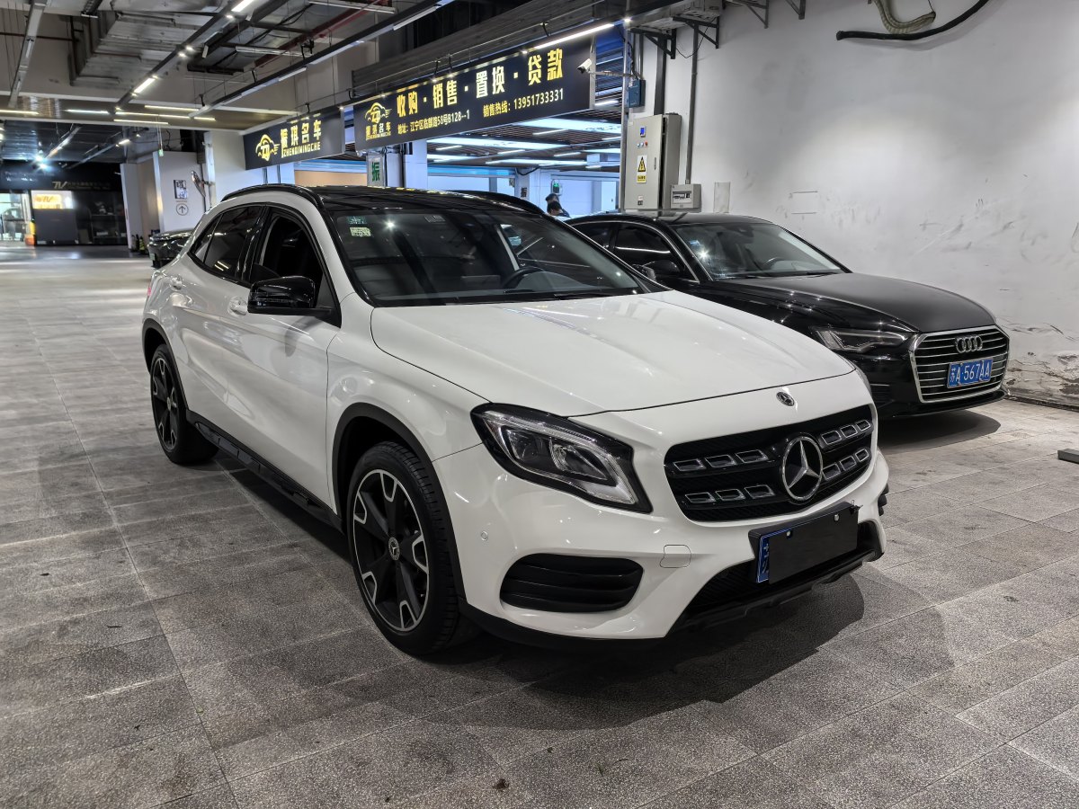 奔馳 奔馳GLA  2018款 GLA 220 4MATIC 運(yùn)動(dòng)型圖片