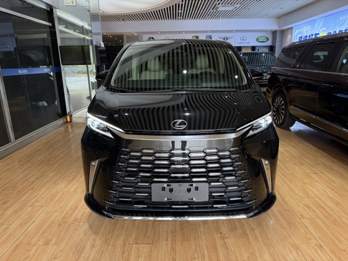 2024年3月雷克薩斯 LM  2023款 350h 七座雋雅版