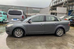 格越 現(xiàn)代 2.2T 7座兩驅(qū)棕色內(nèi)飾旗艦版