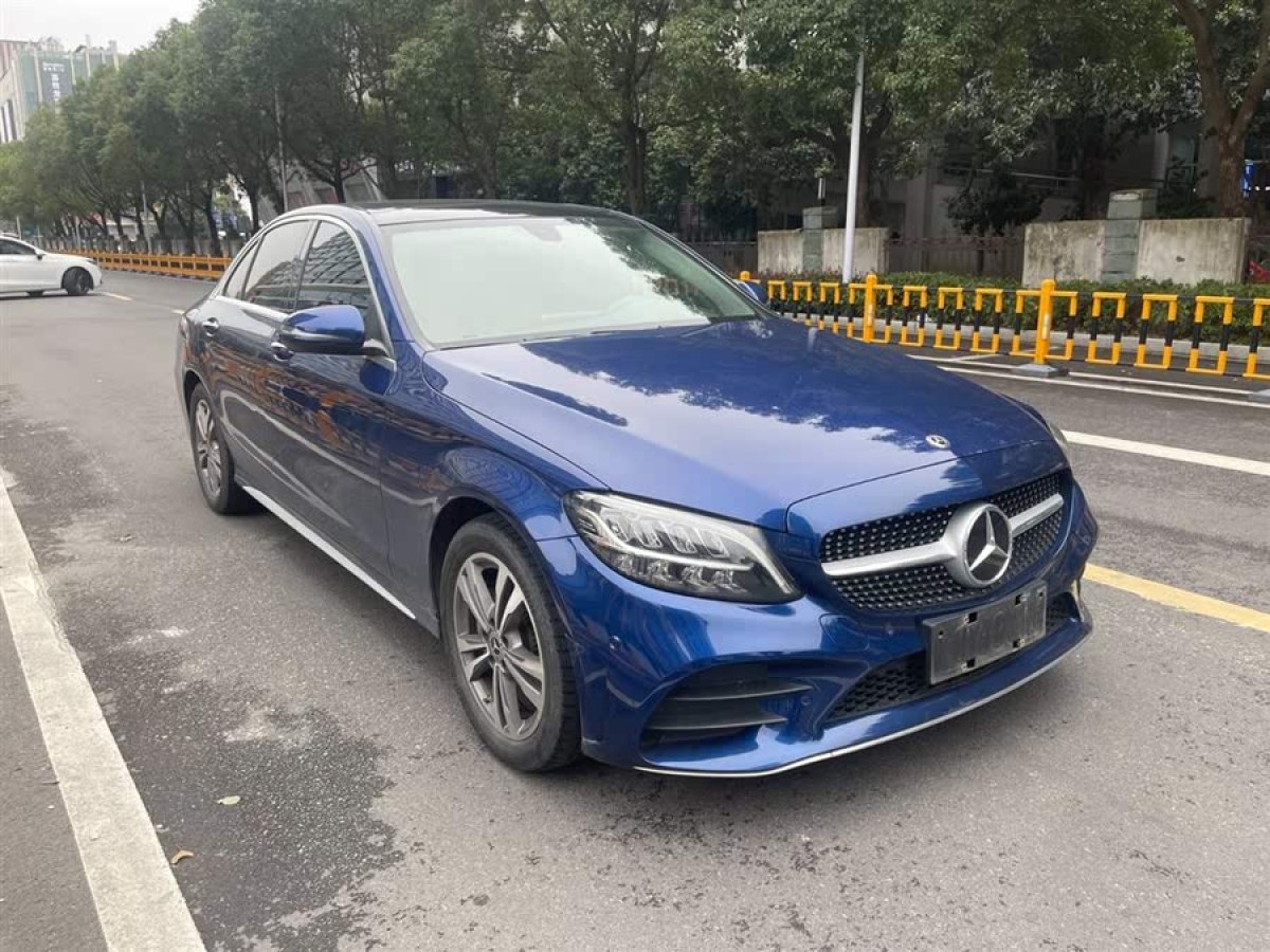 奔馳 奔馳C級(jí)  2021款 C 200 L 時(shí)尚型運(yùn)動(dòng)版圖片