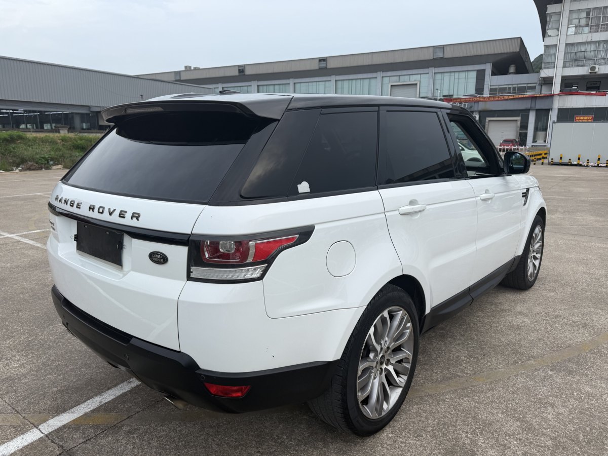 路虎 攬勝運(yùn)動版  2015款 3.0 V6 SC HSE DYNAMIC圖片