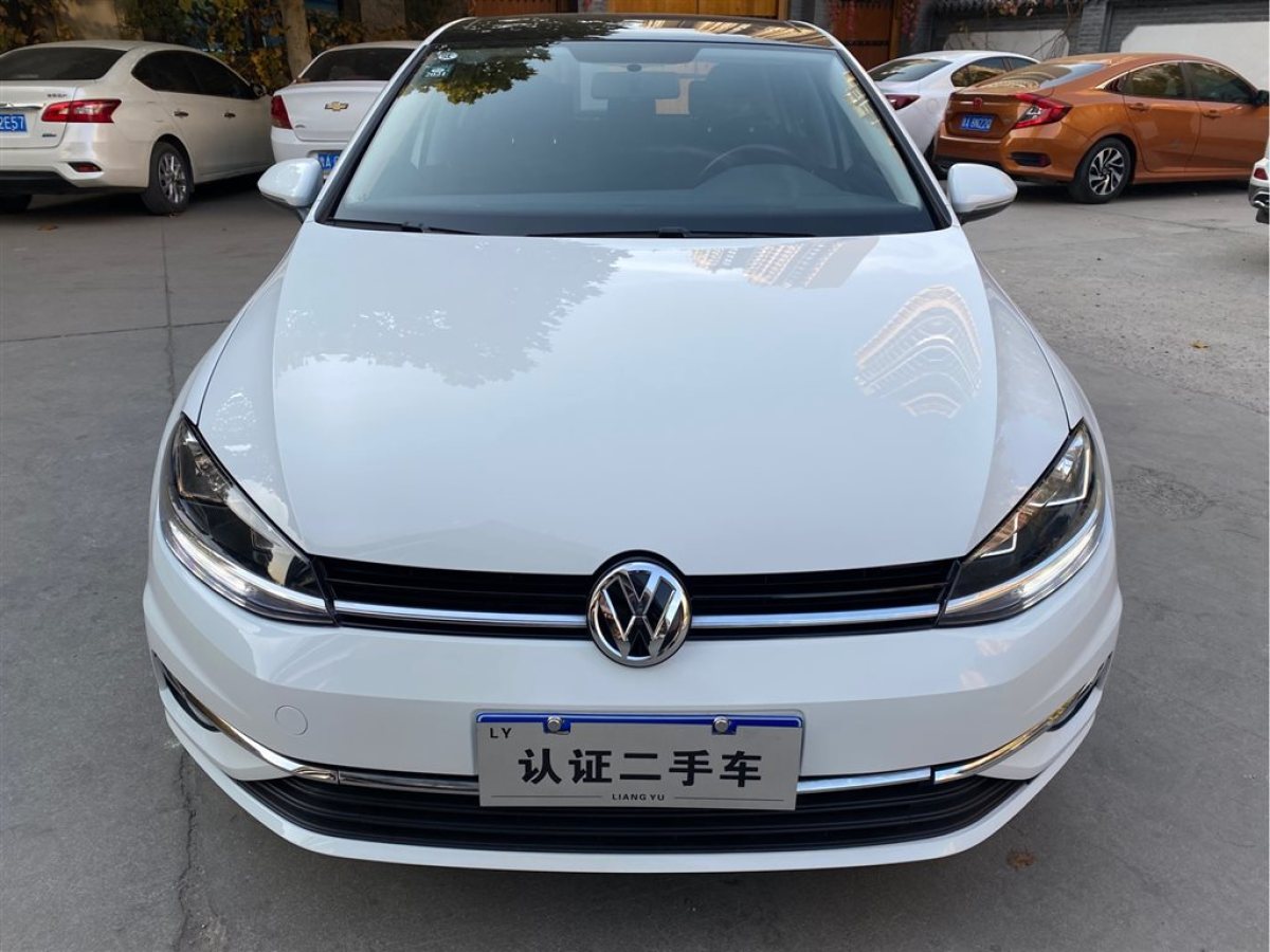 【濟南】2019年07月 大眾 高爾夫 2019款 200tsi dsg舒適型 自動檔