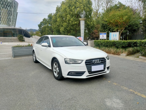 奥迪 奥迪A4L  2013款 35 TFSI 自动舒适型