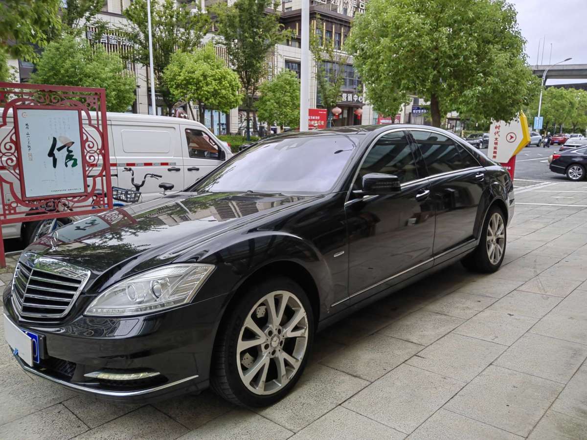 2012年6月奔驰 奔驰S级  2012款 S 400 L HYBRID Grand Edition