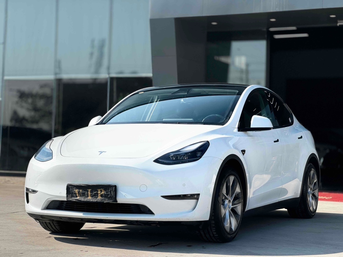 特斯拉 Model 3  2021款 改款 標(biāo)準(zhǔn)續(xù)航后驅(qū)升級版圖片